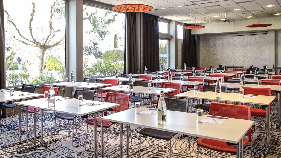 Mercure Cavaillon Meeting