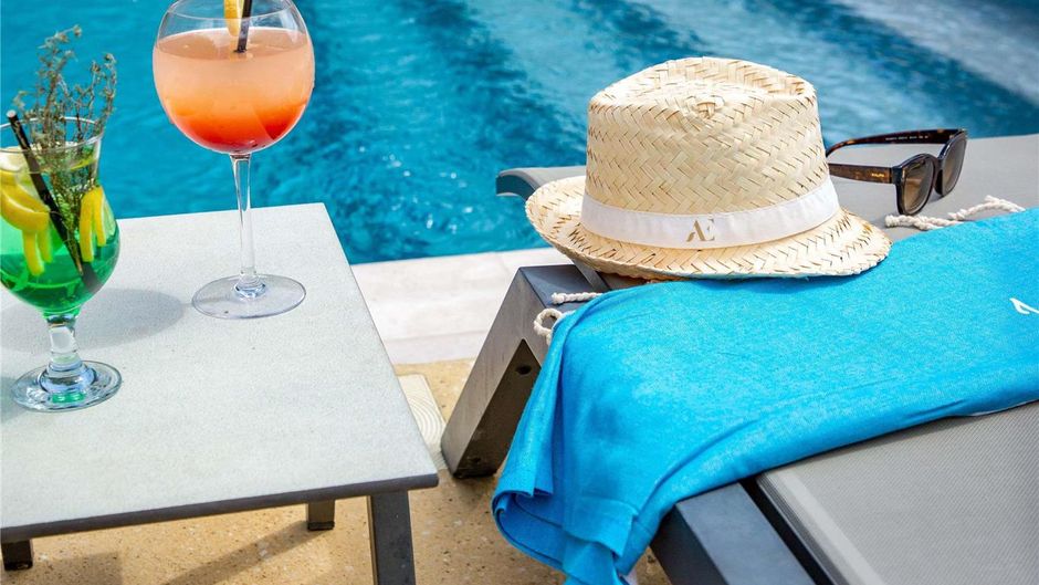 Mercure Cavaillon Pool