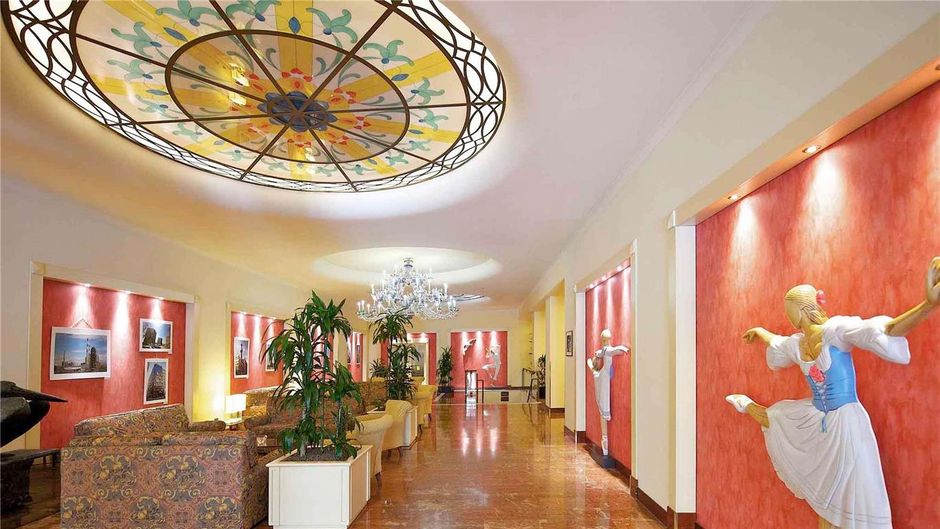 Mercure Grand Hotel Astoria Exterior