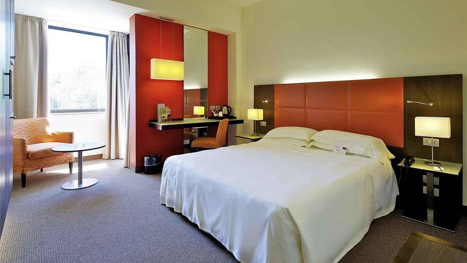Mercure Grand Hotel Astoria Room
