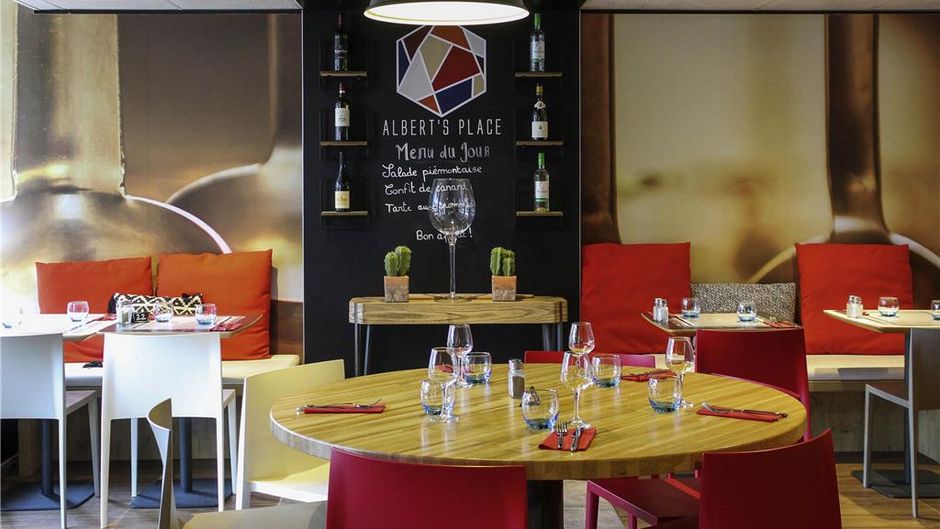 Ibis Paris Hotel Restaurant