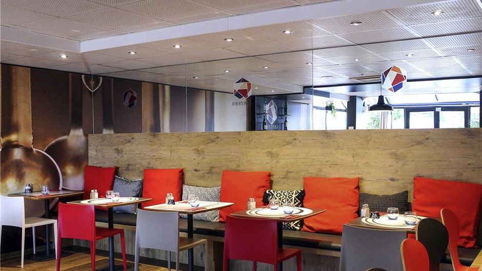 Ibis Paris Hotel Restaurant