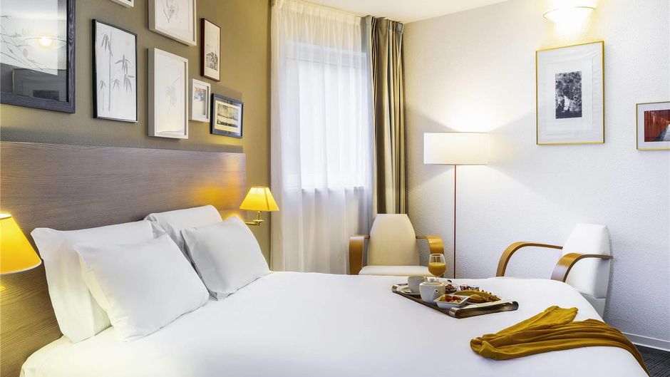 Mercure Centre de Loisirs Room