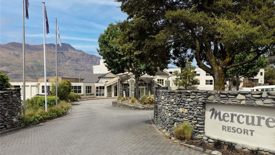 Mercure Resort Queenstown Exterior