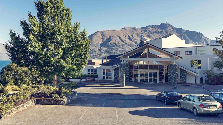 Mercure Resort Queenstown Exterior