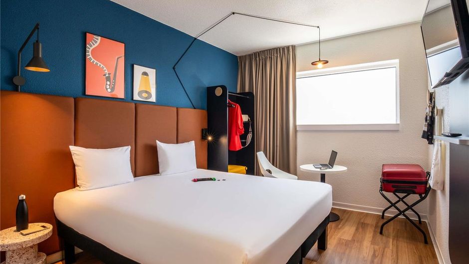 Ibis Paris Porte de Montruel Room