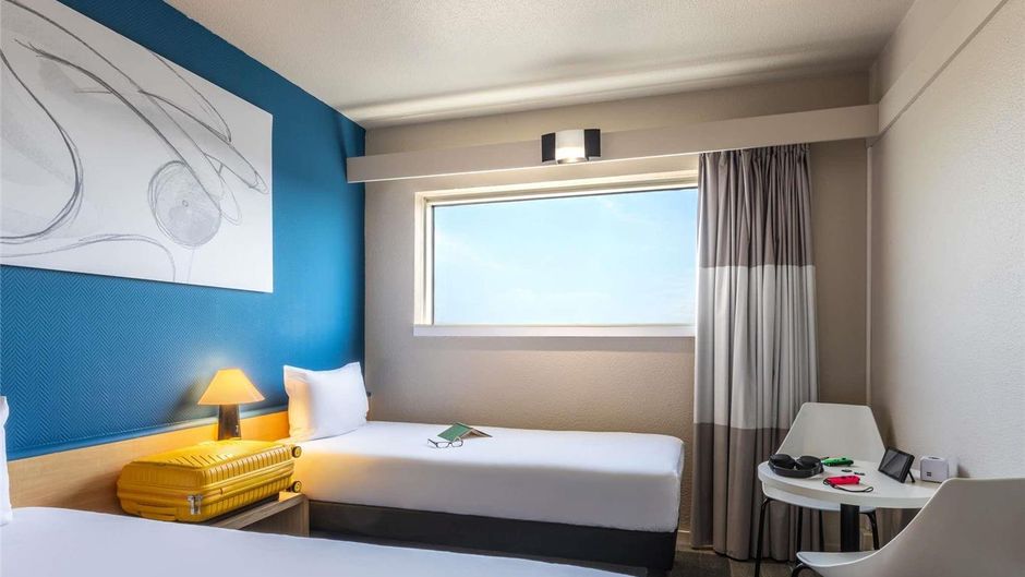 Ibis Paris Porte de Montruel Room