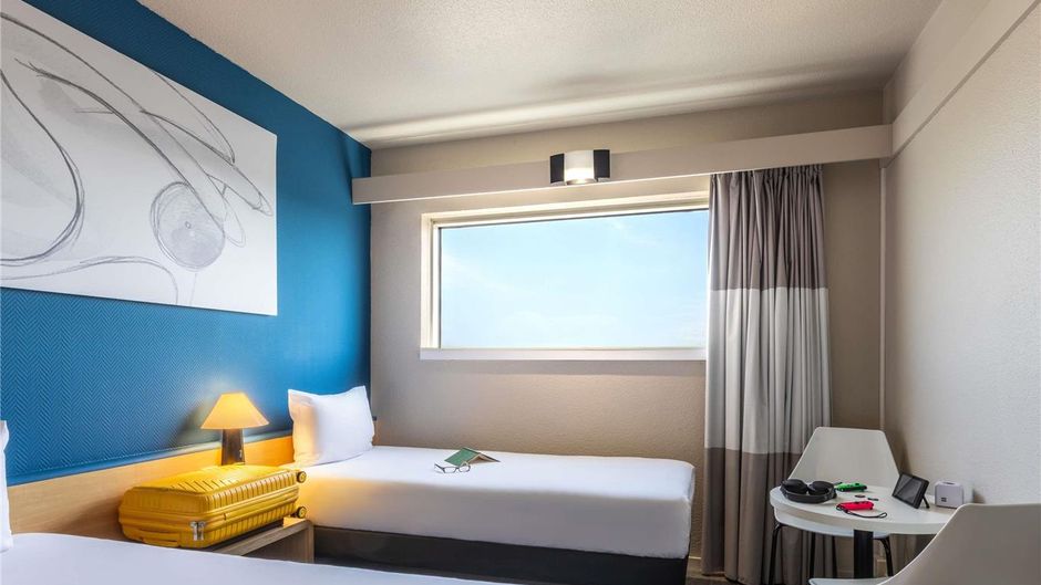 Ibis Paris Porte de Montruel Room