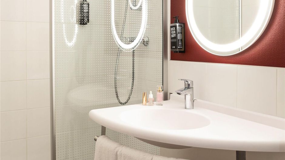 Ibis Paris Porte de Bercy Room