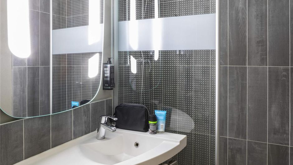 Ibis Paris Porte de Bercy Room
