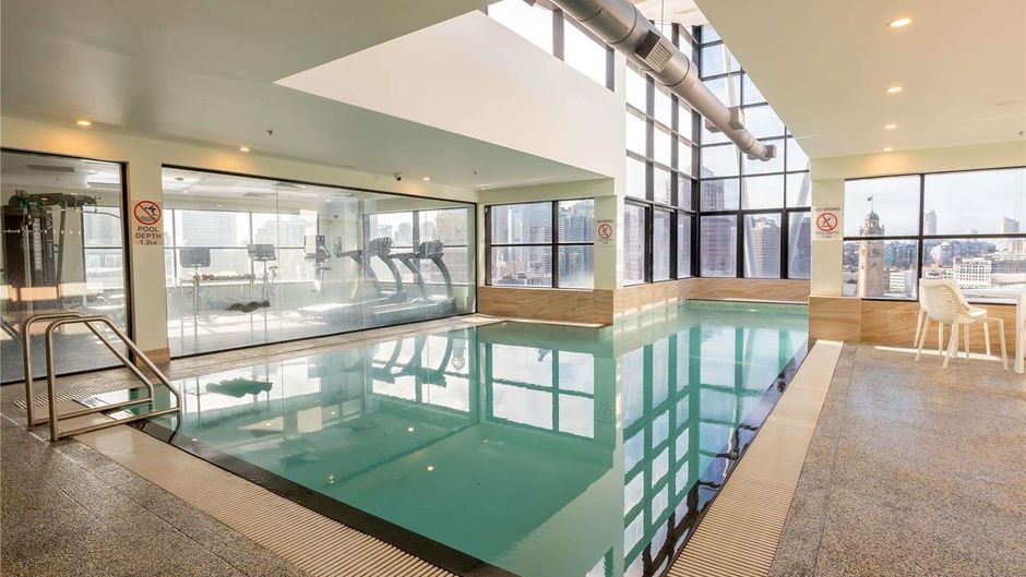 Mercure Sydney Pool