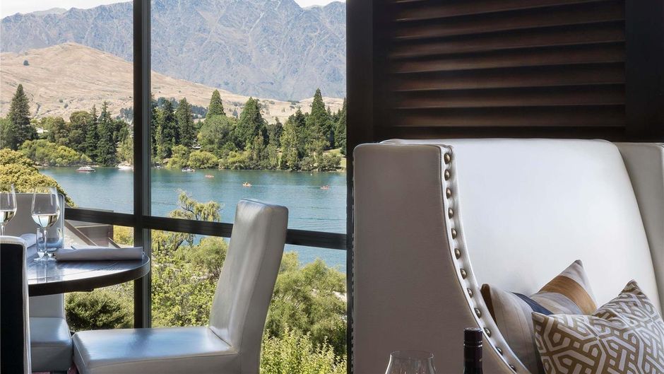 Hotel St Moritz Exterior