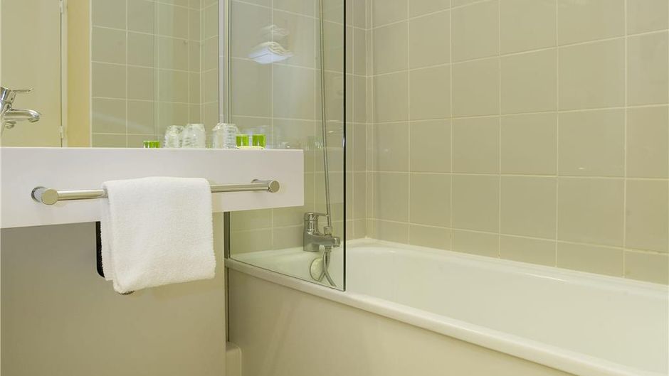 Ibis Styles Bordeaux Airport Room