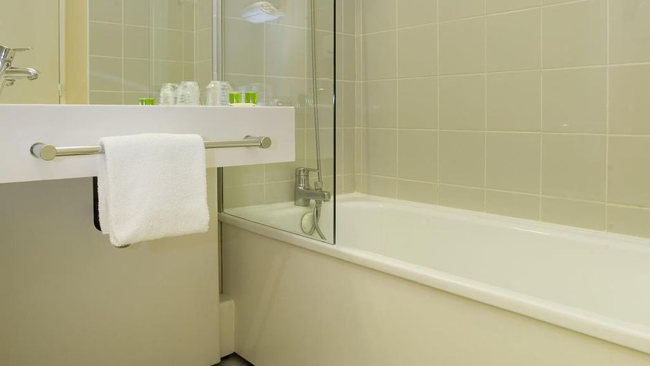Ibis Styles Bordeaux Airport Room