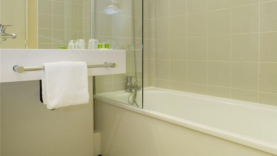 Ibis Styles Bordeaux Airport Room
