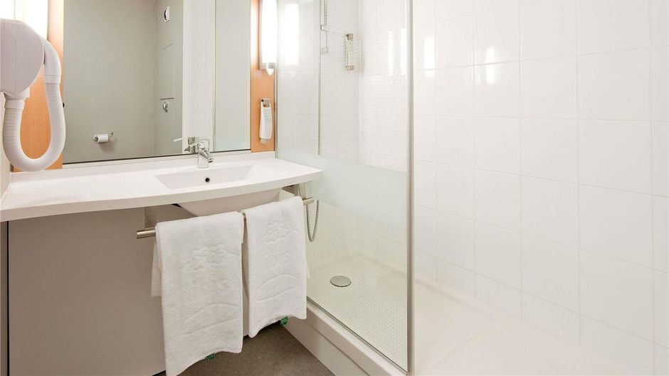 Hotel Ibis Paris Pantin Eglise Room