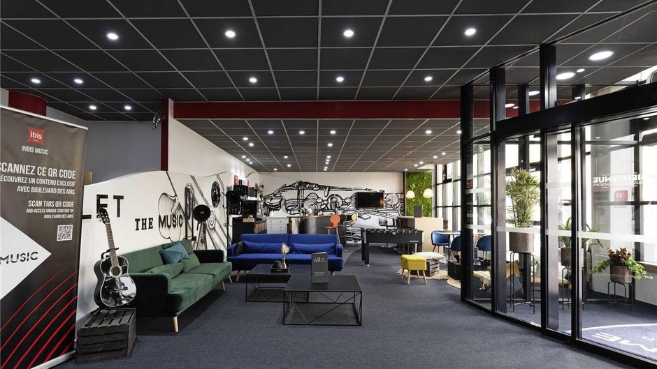 Hotel Ibis Paris Pantin Eglise Exterior
