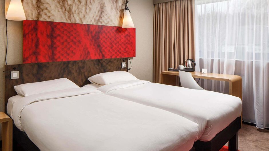 Ibis Coventry South Whitley Room