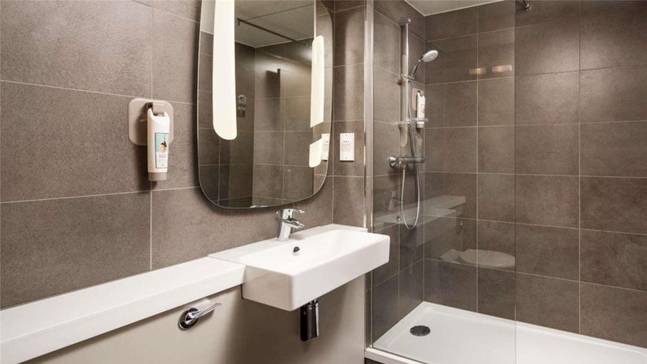 Ibis Coventry South Whitley Room