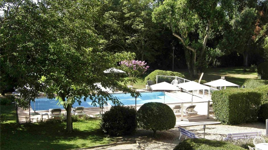 Hotel Ibis Cavaillon Pool