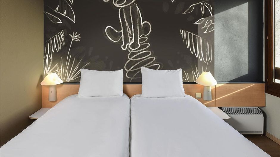 Ibis Charleroi Aeroport Room