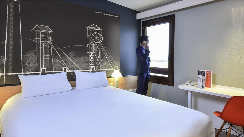 Ibis Charleroi Aeroport Room