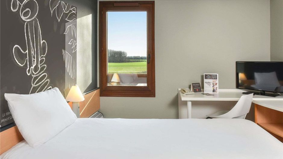 Ibis Charleroi Aeroport Room