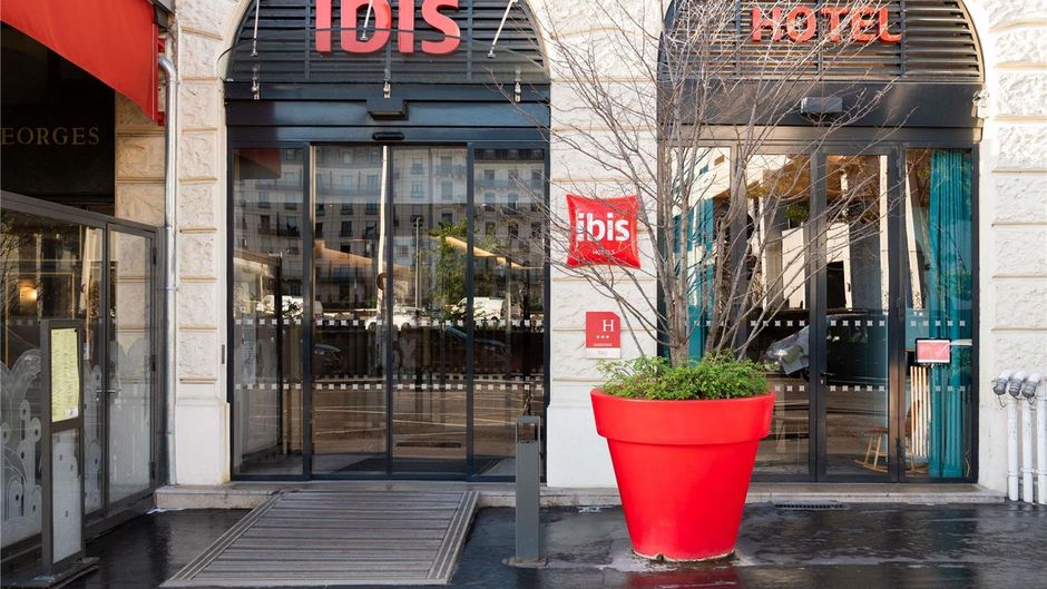 Ibis Lyon Centre Perrache Exterior