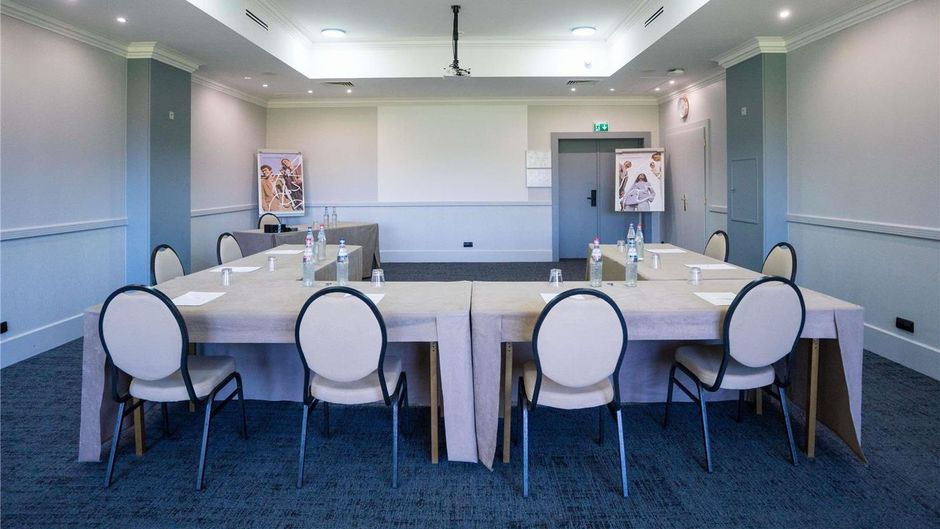 Mercure Kikouka Golf Club Meeting