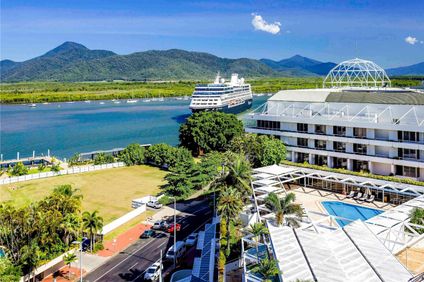 Pullman Reef Hotel Casino