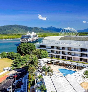 Pullman Reef Hotel Casino