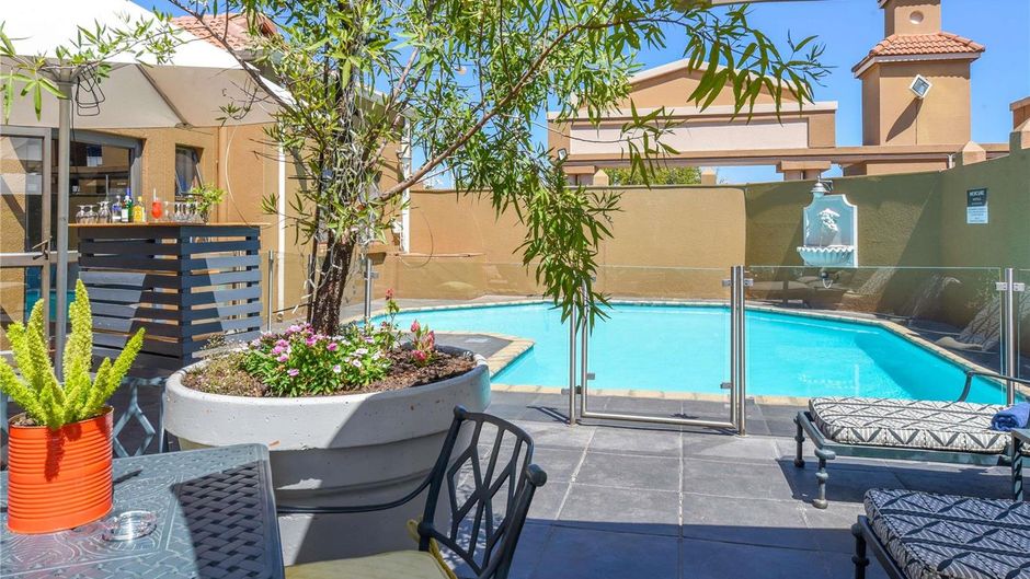 Mercure Hotel Suites Bedfordview Pool