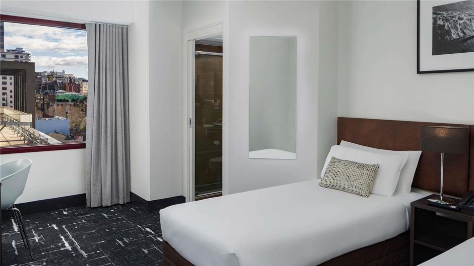 Mercure Welcome Melbourne Room