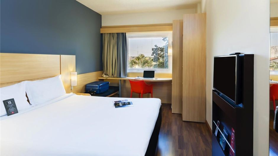 Ibis Paulinia Room
