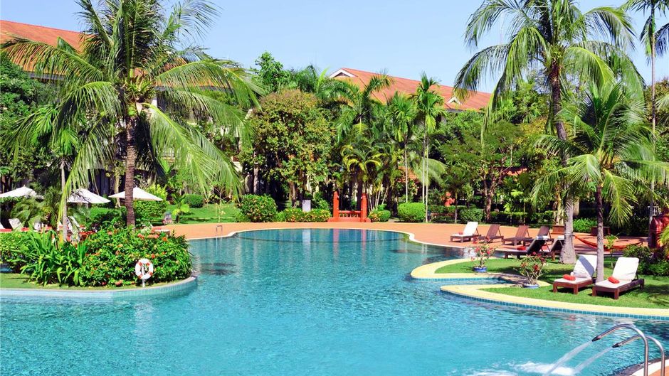 Sofitel Angkor Phokeethra Golf & Spa Pool