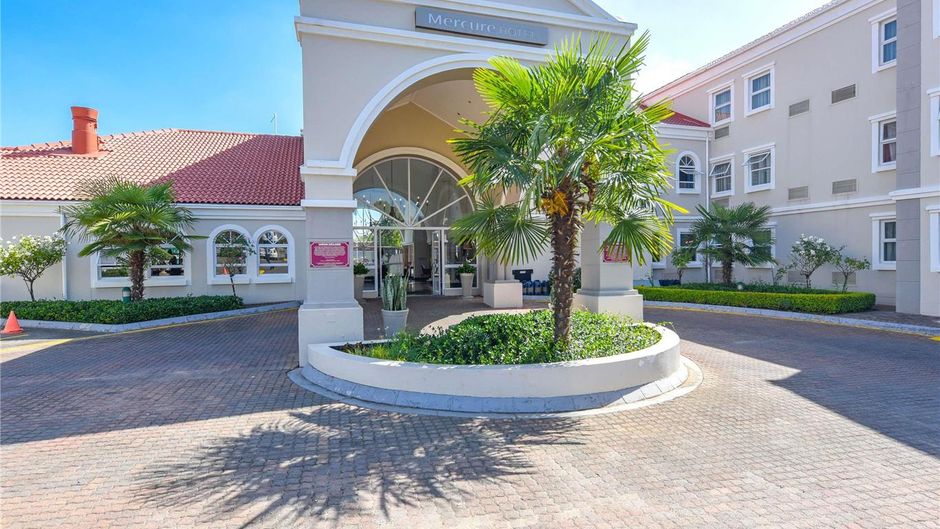 Mercure Hotel Randburg Exterior