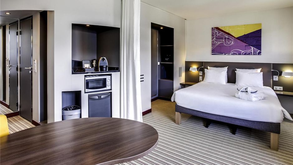 Suite Novotel Paris Port de Montreuil Room
