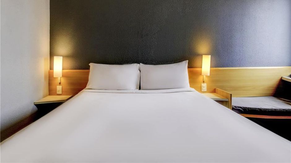 Ibis Tambore Room