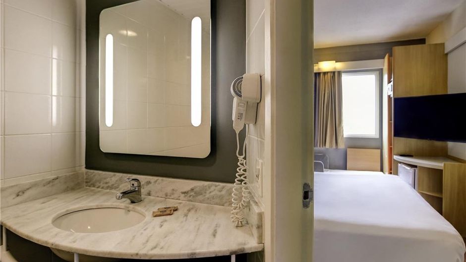 Ibis Tambore Room