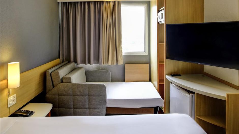 Ibis Tambore Room