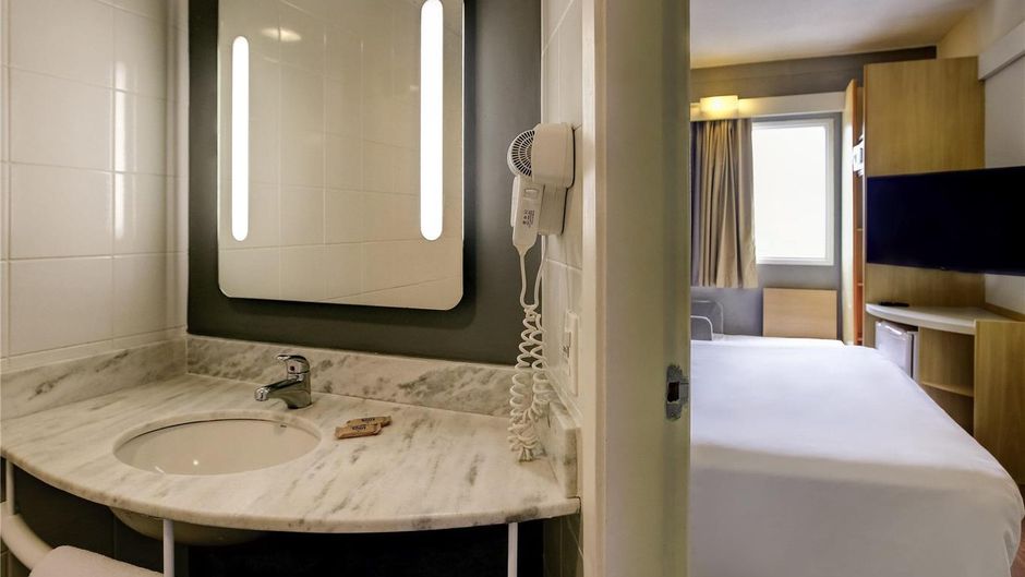 Ibis Tambore Room