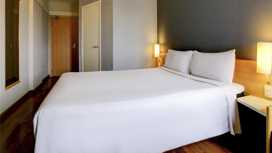 Ibis Tambore Room