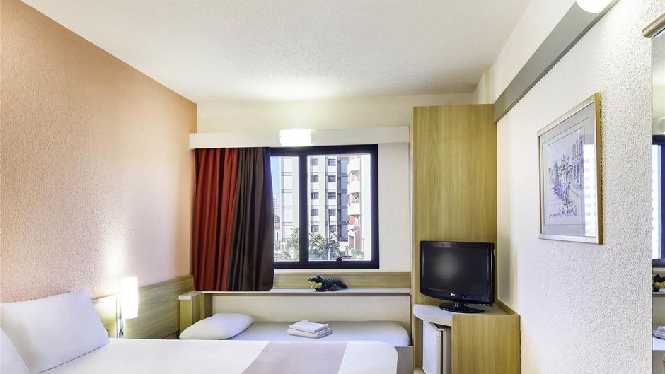 Ibis Taubate Room