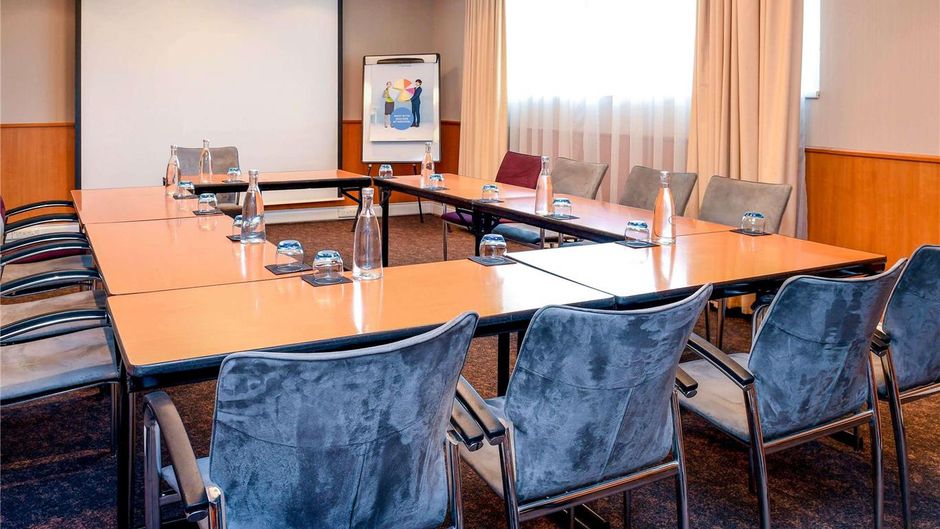 Novotel Milton Keynes Meeting