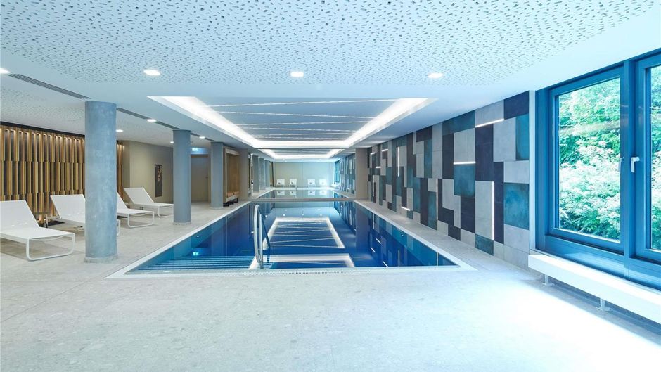 Novotel Munchen City Pool