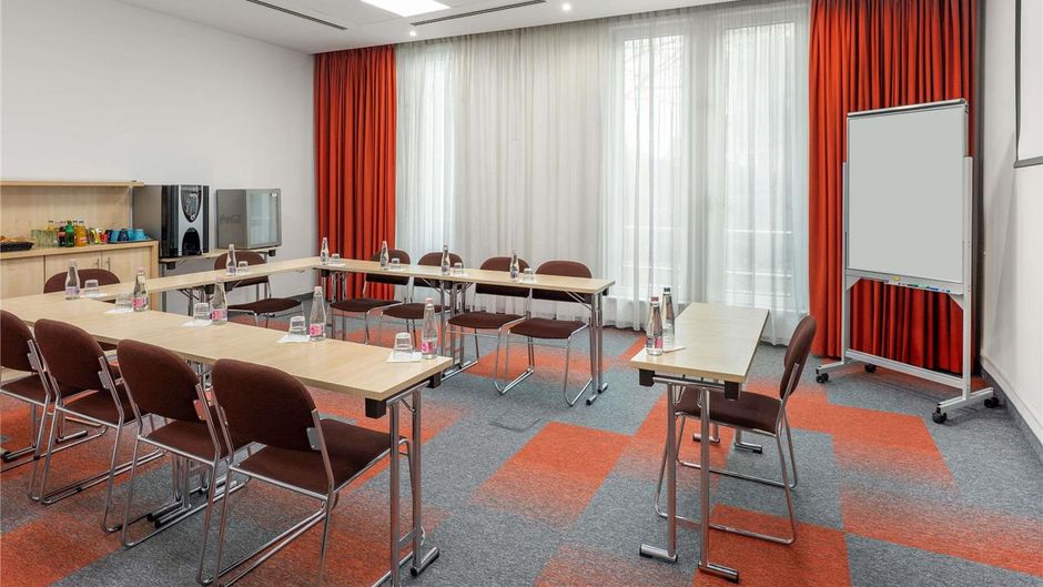 Ibis Gyor Meeting