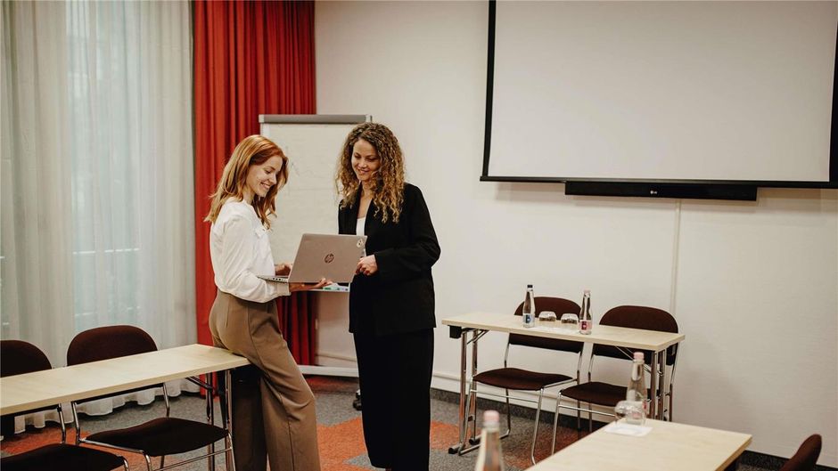 Ibis Gyor Meeting