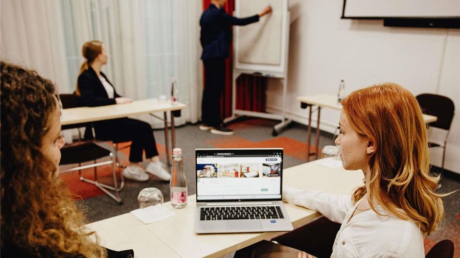 Ibis Gyor Meeting
