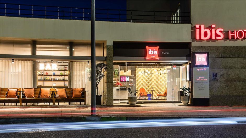 Hotel Ibis Braganca Exterior