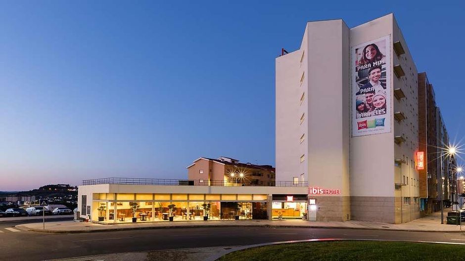 Hotel Ibis Braganca Exterior